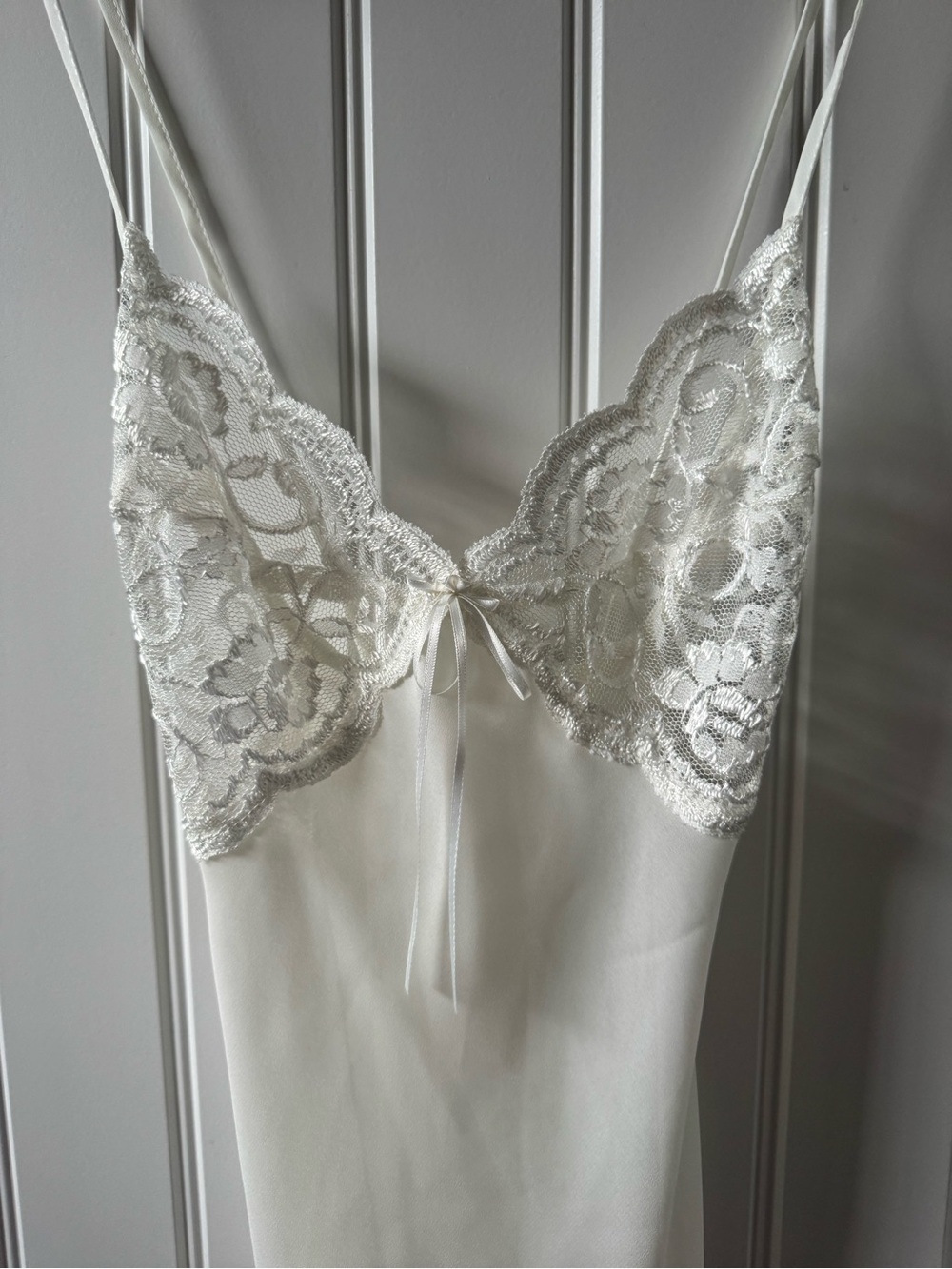 Silk-Feel Ivory Lace Trim Robe and Chemise Set - Picture 4 of 5